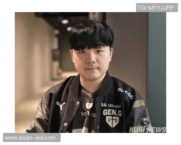 CANYON皇子被锤飞HLE打先锋换辅助展现团队默契与策略智慧 CANYON皇子被锤飞HLE打先锋换辅助展现团队默契与策略智慧